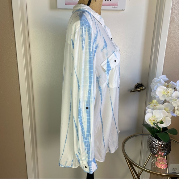 a.n.a Women's  Watercolor Blouse Plus Size 1X Top V Neck Long Sleeve Button Up - Picture 8 of 10